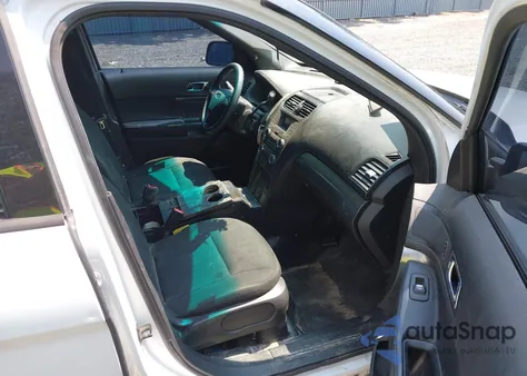 2016 Ford Police Interceptor z USA, uszkodzony, nr VIN 1FM5K8AT1GGD32355